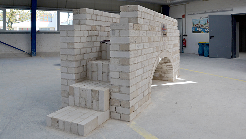 Bild 021 | GESELLE dich dazu! – Brücke in der Maurer-Halle abc Bau M-V GmbH GESELLE dich dazu! – Brücke in der Maurer-Halle